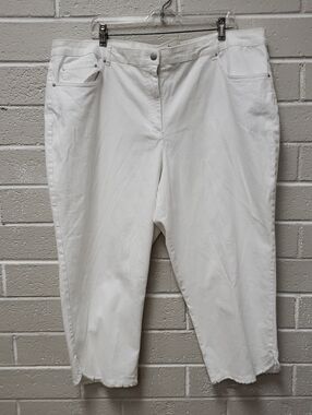 Ruby RD. White Women's Cropped Jeans